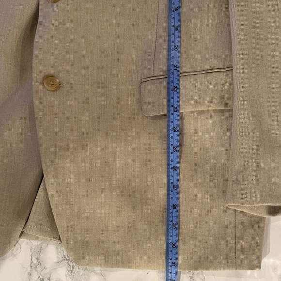 Lauren Ralph Lauren Men’s Tan Two Button Blazer Sport Coat Size 44R - Picture 8 of 8